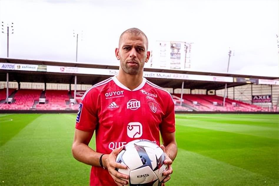 法甲清晨走向成谜；费耶诺德战术微调；底气十足；控场能力受关注的简单介绍